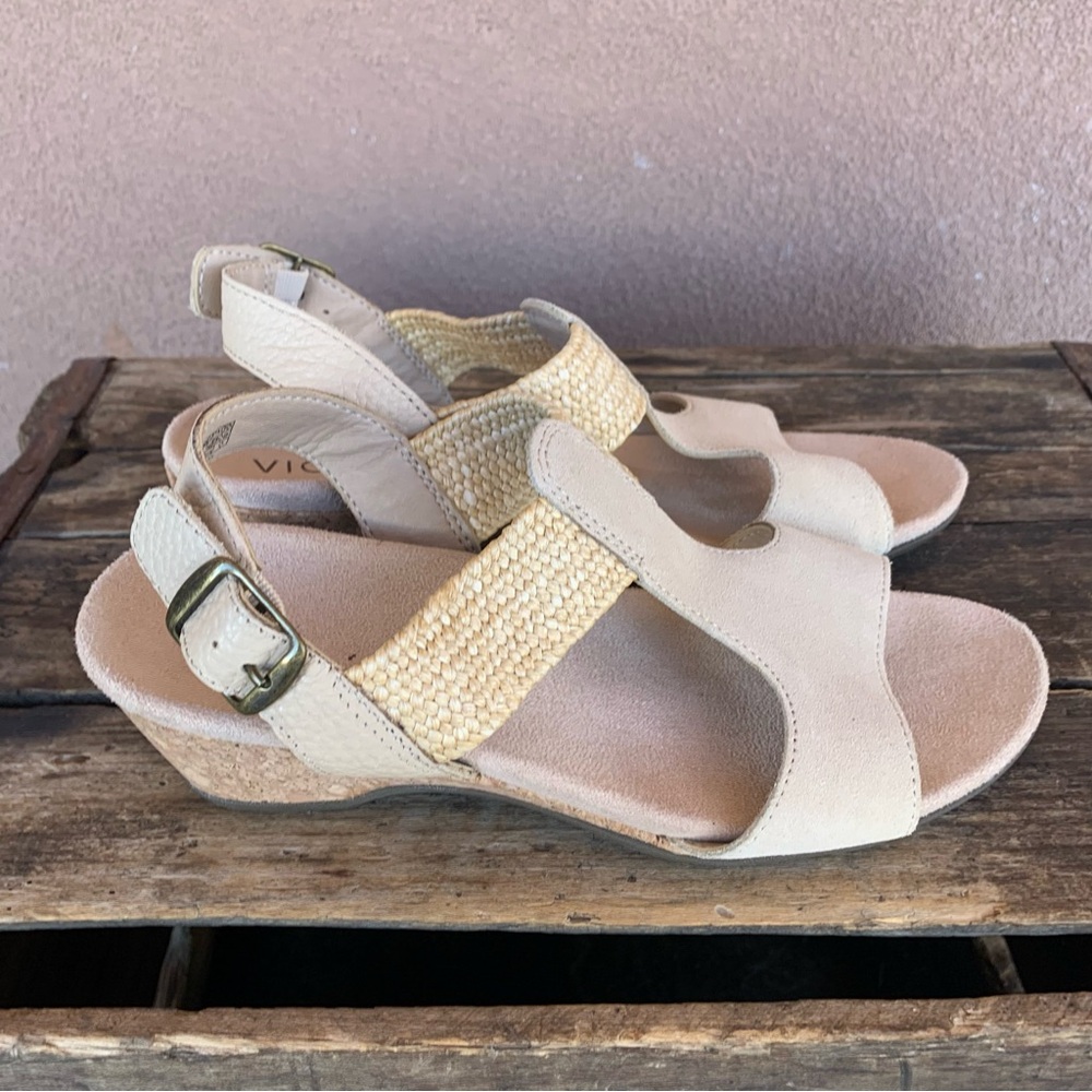 Vionic Kaytie Wedge Sandal